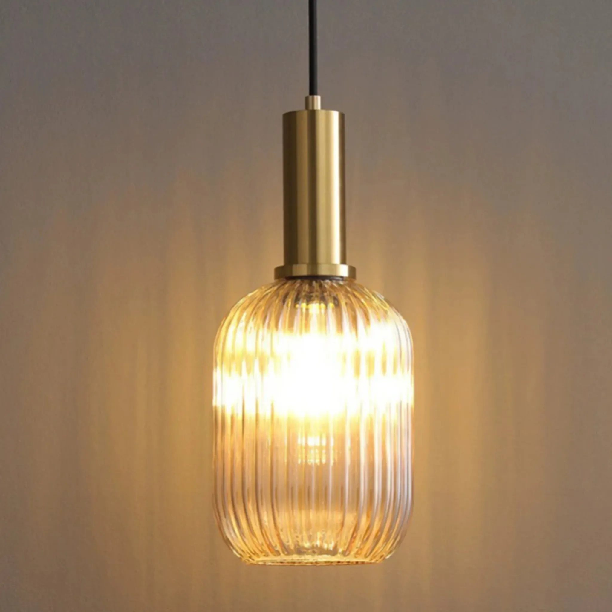 Skandinavische Glas-Pendelleuchte mit E27-Fassung