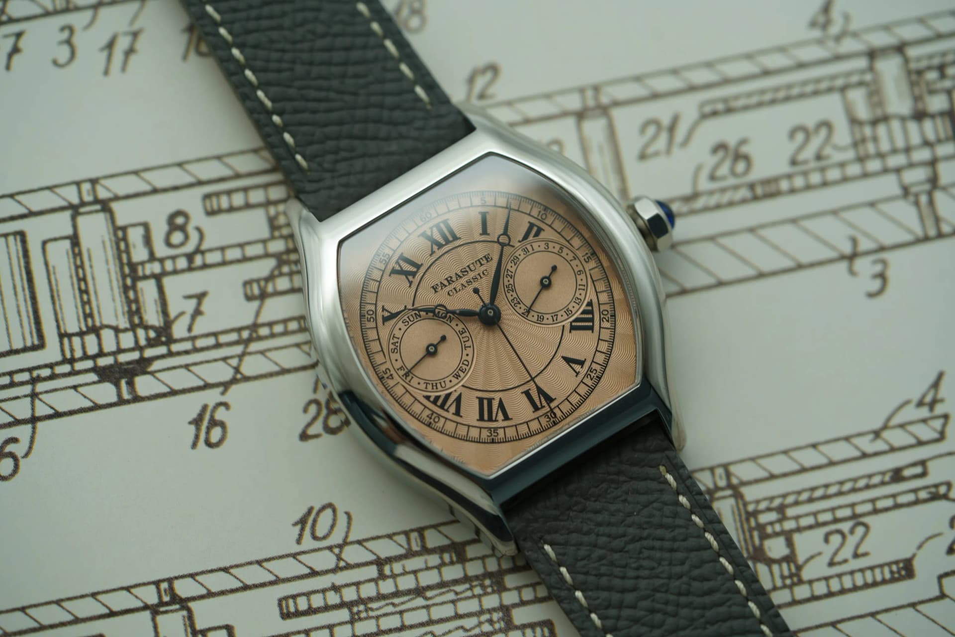 FARASUTE Retro-Quarzuhr 36 mm mit Saphirglas