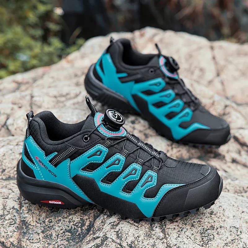 Atmungsaktive Trekking-Schuhe mit Elastikband und Profilsohle