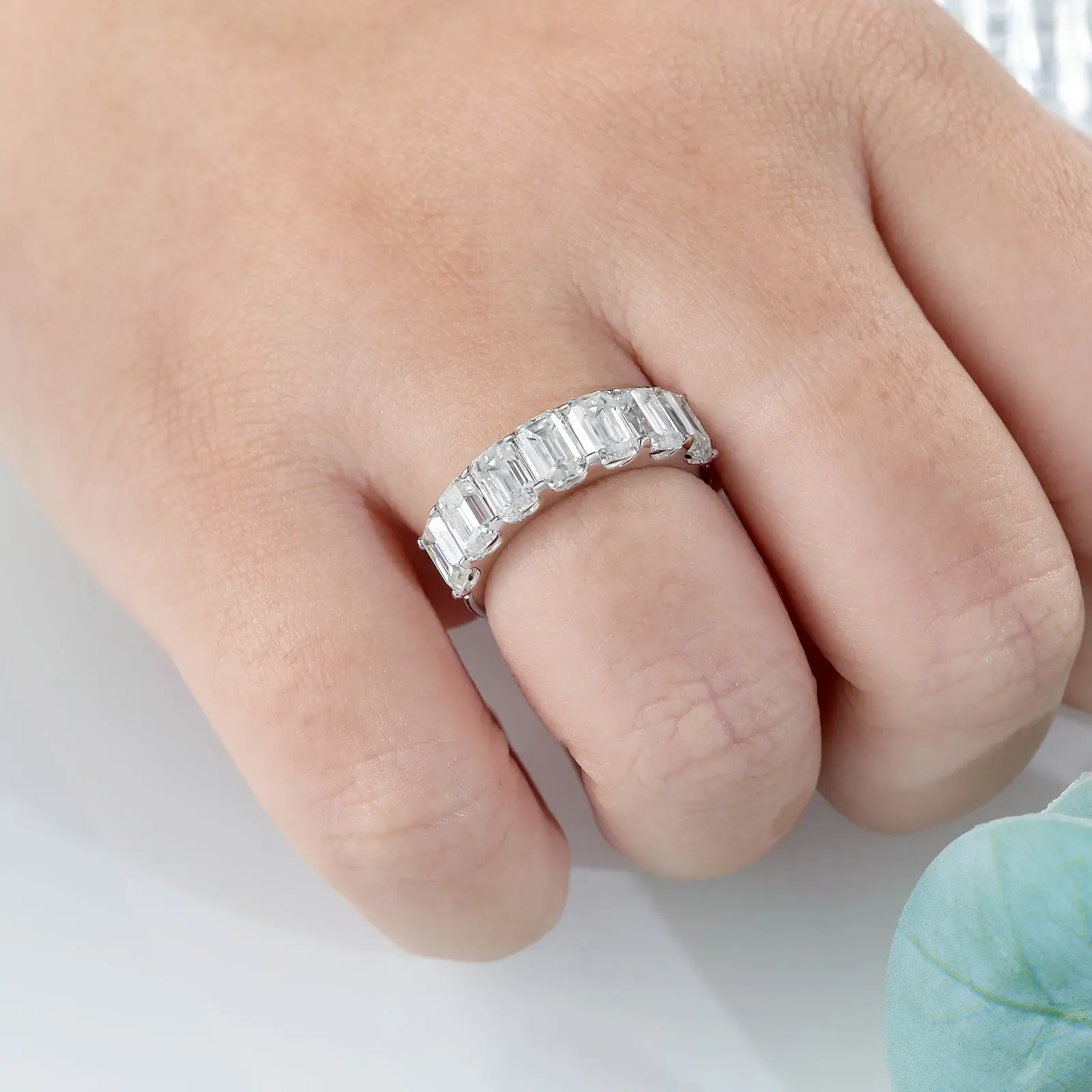 Zertifizierter Moissanit-Bandring aus 925er Silber mit Emerald-Schliff