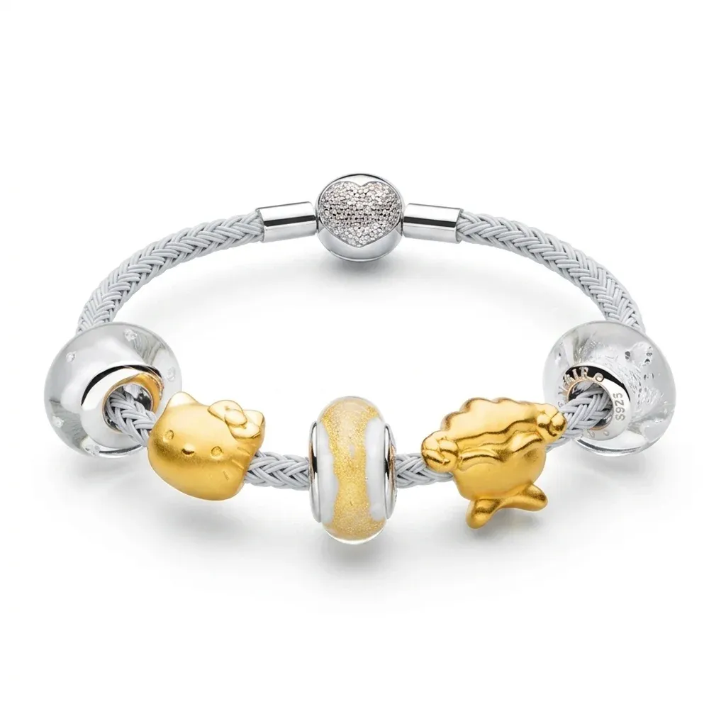 Farbiges Charm-Armband mit Herzverschluss