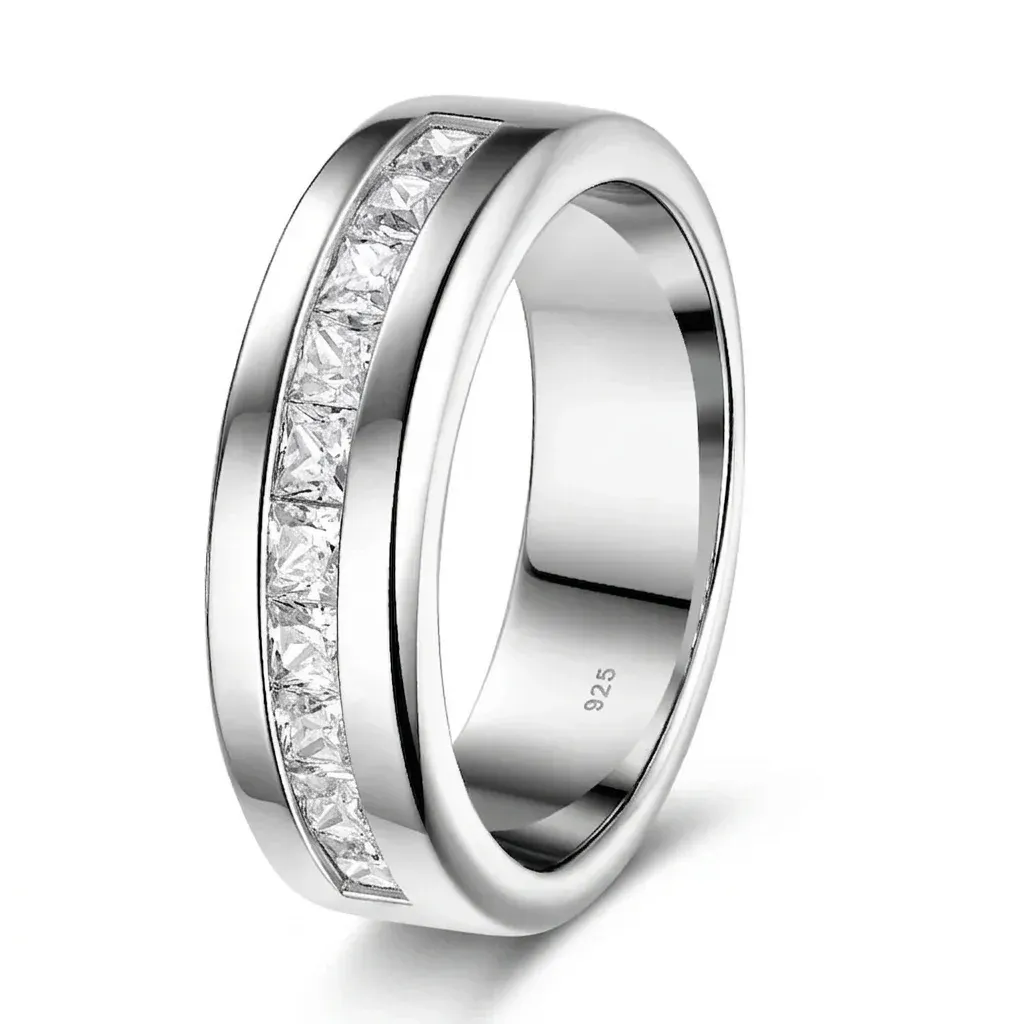 Herrenring aus 925er Silber mit Moissanit