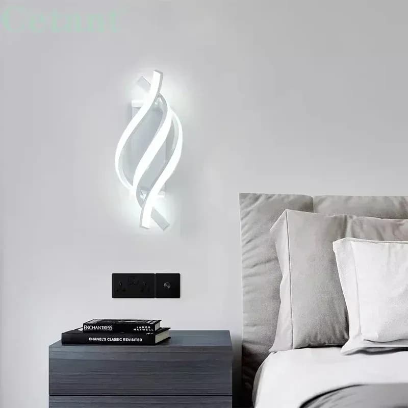 Geschwungene LED-Wandlampe im Spiraldesign, 2er-Set