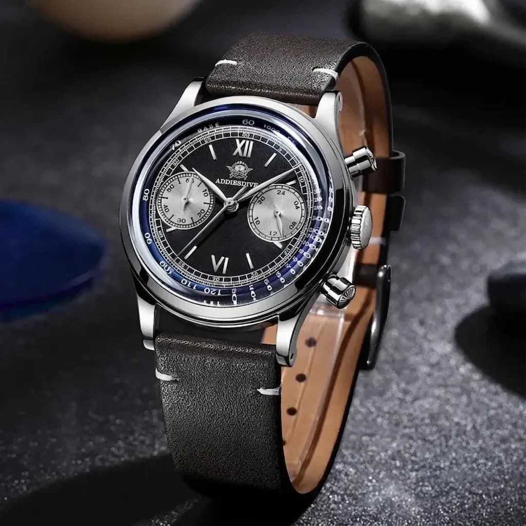 Chronograph-Armbanduhr aus Stahl mit Lederband
