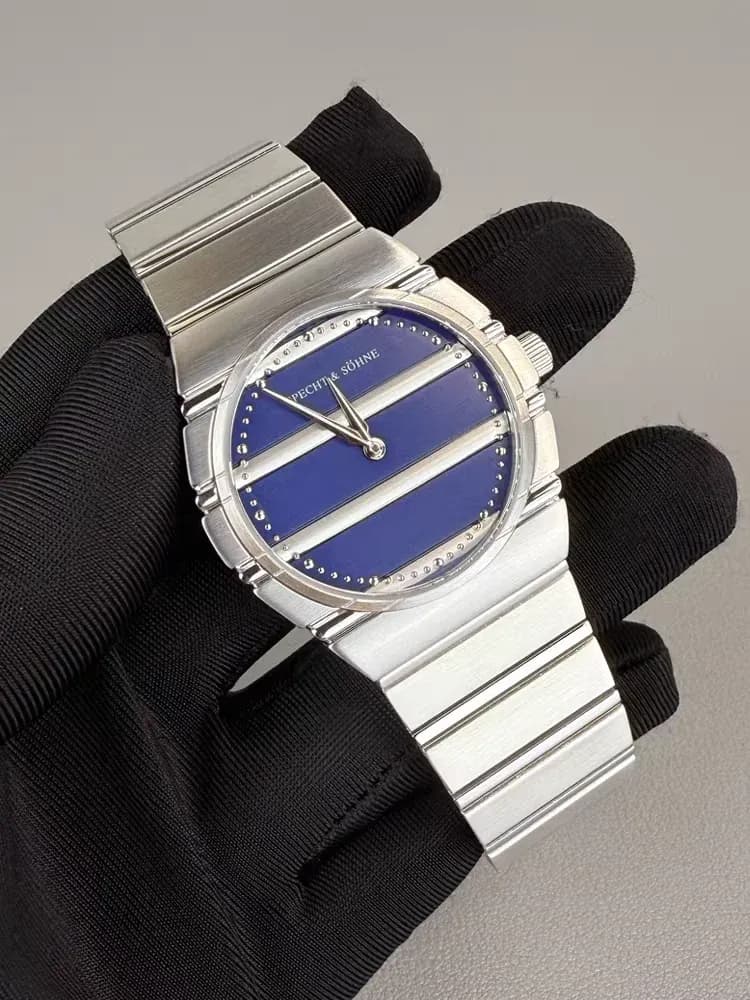 Specht & Söhne ultraflache Herren-Quarzuhr in Gold